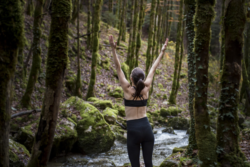 Kosa Yoga - Urdhva hastasana